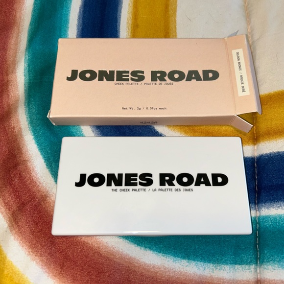Jones Road Cheek Palette - Picture 2 of 4